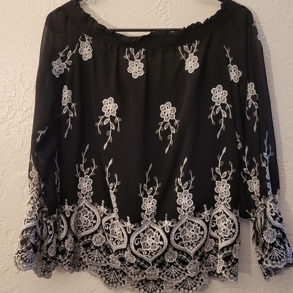 WAYF Over The Shoulder Top Size Smal - Picture 2 of 5